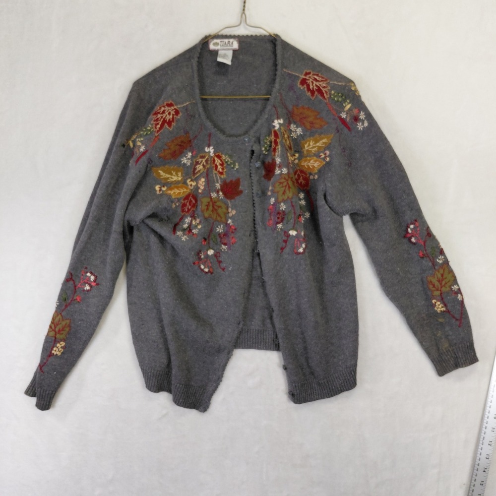 Tiara International Gray Embroidered Floral Leaf Cardigan Sweater Medium Vintage